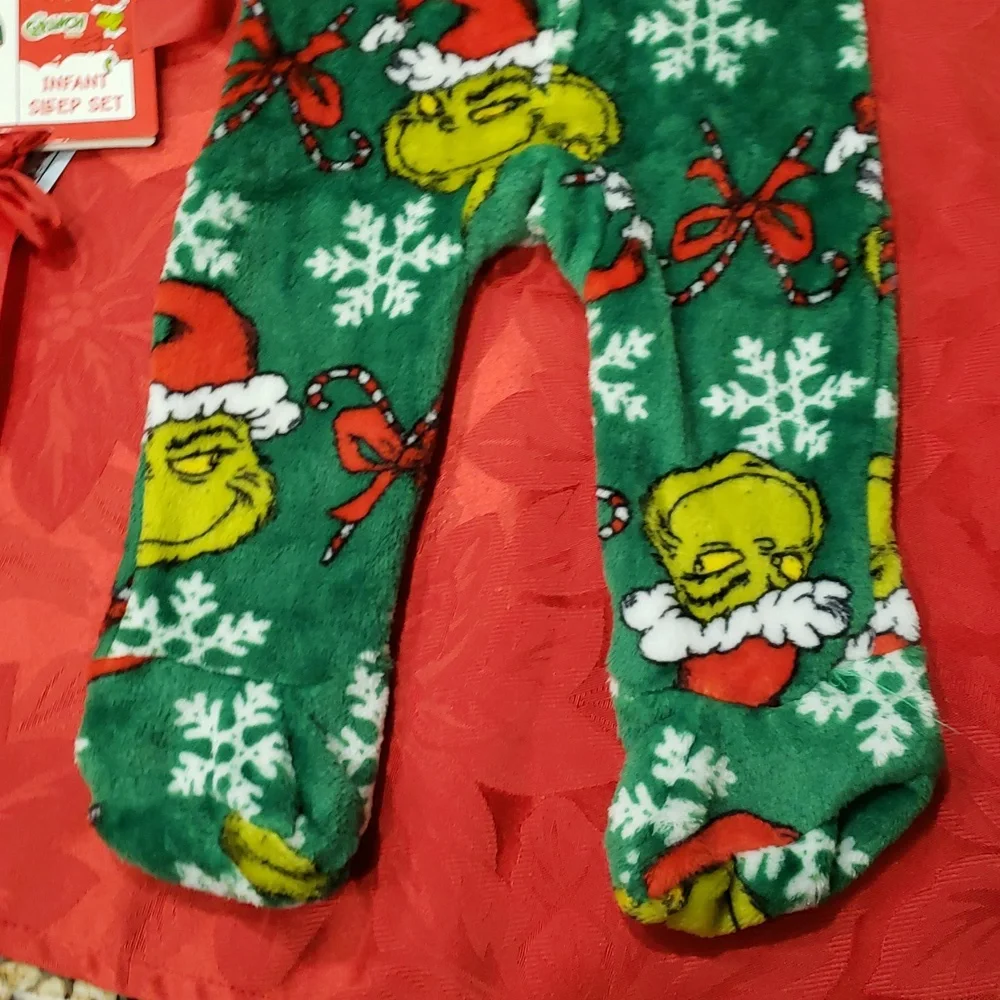 NEW Dr. Seuss Grinch Footie Pajamas